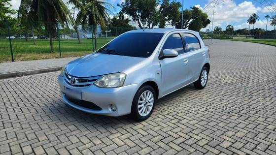 TOYOTA ETIOS 1.5 XLS 16V FLEX 4P MANUAL TOYOTA ETIOS 1.5 XLS 16V FLEX 4P MANUAL